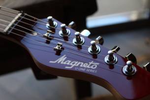 MAGNETO U-ONE Series | UT-Wave Classic UT-2300, Metallic Red, GIGBAG, 3, 26 KG