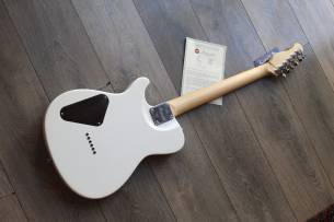 MAGNETO U-ONE Series | UT-Wave Classic UT-2300,Metallic Pearl White,GIGBAG, 3, 26 KG