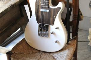 MAGNETO U-ONE Series | UT-Wave Classic UT-2300,Metallic Pearl White,GIGBAG, 3, 26 KG