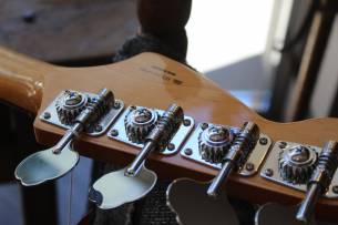 FENDER Vintera II '70s Competition Mustang Bass, Competition Burgundy, Slab Rosewood GIGBAG, 3, 74 KG