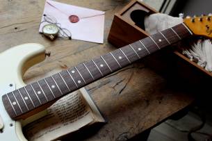 SQUIER Made In Japan 1984 ´60s Stratocaster Olympic White with Hardcase, A JEWEL!!!!