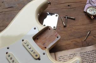 SQUIER Made In Japan 1984 ´60s Stratocaster Olympic White with Hardcase, A JEWEL!!!!