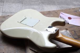 SQUIER Made In Japan 1984 ´60s Stratocaster Olympic White with Hardcase, A JEWEL!!!!