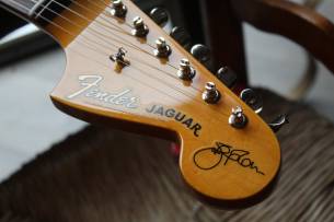 FENDER Jiohnny Marr Jaguar Metallic KO, HARDCASE