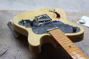 VINTAGE Joe Doe 'Gambler' Butterscotch, HARDCASE, 2, 97 KG