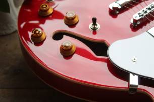 VINTAGE VSA500P Boulevard Red, 3, 66 KG