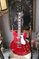 VINTAGE VSA500P Boulevard Red, 3, 66 KG