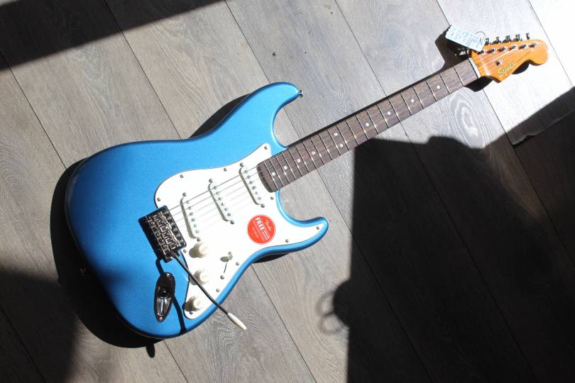 SQUIER Classic Vibe '60s Stratocaster, Lake Placid Blue. Indian Laurel, 3, 26 KG by FENDER