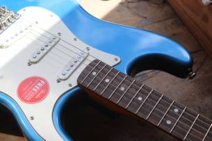 SQUIER Classic Vibe '60s Stratocaster, Lake Placid Blue. Indian Laurel, 3, 26 KG by FENDER