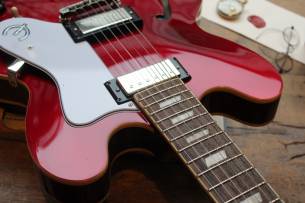 EPIPHONE Riviera, Sparkling Burgundy,3, 71 KG