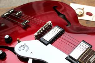 EPIPHONE Riviera, Sparkling Burgundy,3, 71 KG