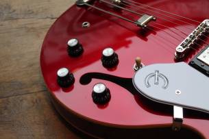 EPIPHONE Riviera, Sparkling Burgundy,3, 71 KG