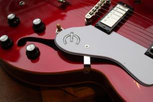 EPIPHONE Riviera, Sparkling Burgundy,3, 71 KG