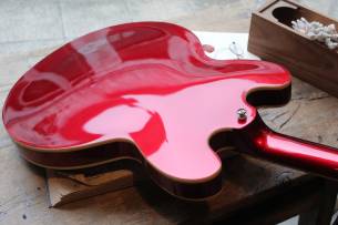 EPIPHONE Riviera, Sparkling Burgundy,3, 71 KG
