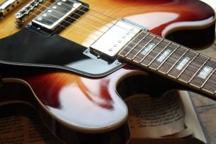 EPIPHONE ES-335 Figured Rasperry Tea Burst, 3, 63 KG