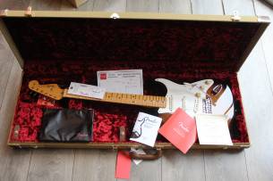 Fender Stories Collection Eric Johnson 1954 “Virginia” Stratocaster, Maple Fingerboard, 2-Color Sunburst, HARDCASE