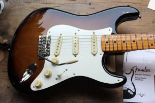 Fender Stories Collection Eric Johnson 1954 “Virginia” Stratocaster, Maple Fingerboard, 2-Color Sunburst, HARDCASE