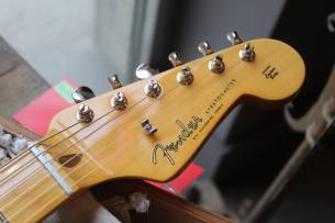 Fender Stories Collection Eric Johnson 1954 “Virginia” Stratocaster, Maple Fingerboard, 2-Color Sunburst, HARDCASE