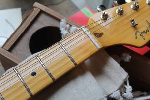 Fender Stories Collection Eric Johnson 1954 “Virginia” Stratocaster, Maple Fingerboard, 2-Color Sunburst, HARDCASE