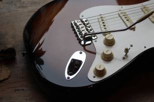 Fender Stories Collection Eric Johnson 1954 “Virginia” Stratocaster, Maple Fingerboard, 2-Color Sunburst, HARDCASE