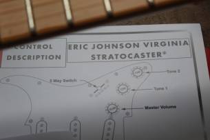 Fender Stories Collection Eric Johnson 1954 “Virginia” Stratocaster, Maple Fingerboard, 2-Color Sunburst, HARDCASE