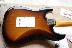 Fender Stories Collection Eric Johnson 1954 “Virginia” Stratocaster, Maple Fingerboard, 2-Color Sunburst, HARDCASE