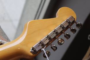 Fender Stories Collection Eric Johnson 1954 “Virginia” Stratocaster, Maple Fingerboard, 2-Color Sunburst, HARDCASE