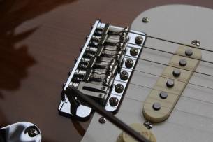 Fender Stories Collection Eric Johnson 1954 “Virginia” Stratocaster, Maple Fingerboard, 2-Color Sunburst, HARDCASE