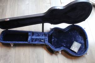 GUILD Starfire Bass II Cherry Red (Discontinued) with Guild Hardcase, 4, 19 KG