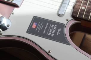FENDER Limited American Original '60s Telecaster in Burgundy Mist Metallic, HARDCASE, 3,60 KG