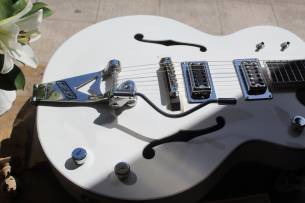 GRETSCH G7593T Billy Duffy Signature Falcon, Bigsby, Ebony Fingerboard, White, Lacquer, HARDCASE, 2, 88 KG