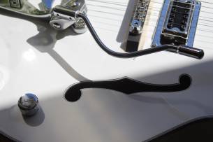 GRETSCH G7593T Billy Duffy Signature Falcon, Bigsby, Ebony Fingerboard, White, Lacquer, HARDCASE, 2, 88 KG