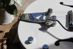 GRETSCH G7593T Billy Duffy Signature Falcon, Bigsby, Ebony Fingerboard, White, Lacquer, HARDCASE, 2, 88 KG