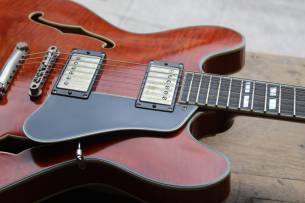 EASTMAN T59/v Antique Amber with Hardcase, 3, 56 KG