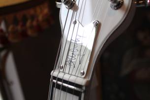 GRETSCH G7593T Billy Duffy Signature Falcon, Bigsby, Ebony Fingerboard, White, Lacquer, HARDCASE, 2, 88 KG