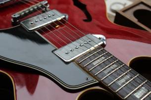 GIBSON ES-330 Cherry Original of 1966, HARDCASE