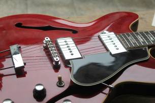 GIBSON ES-330 Cherry Original of 1966, HARDCASE