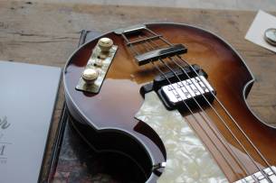 HOFNER Violin Bass 500/1 ` 62 Mersey , HARDCASE