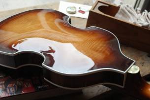 HOFNER Violin Bass 500/1 ` 62 Mersey , HARDCASE
