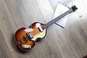 HOFNER Violin Bass 500/1 ` 62 Mersey , HARDCASE