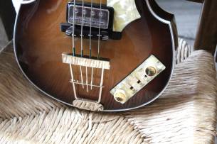 HOFNER Violin Bass 500/1 ` 62 Mersey , HARDCASE