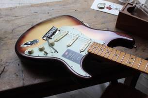 FENDER "American Ultra Stratocaster, Maple, Mocha Burst" HARDCASE, PAPERS, 3, 69 KG