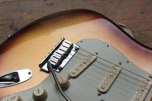 FENDER "American Ultra Stratocaster, Maple, Mocha Burst" HARDCASE, PAPERS, 3, 69 KG