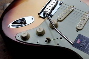 FENDER "American Ultra Stratocaster, Maple, Mocha Burst" HARDCASE, PAPERS, 3, 69 KG