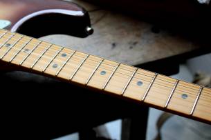 FENDER "American Ultra Stratocaster, Maple, Mocha Burst" HARDCASE, PAPERS, 3, 69 KG