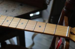 FENDER "American Ultra Stratocaster, Maple, Mocha Burst" HARDCASE, PAPERS, 3, 69 KG