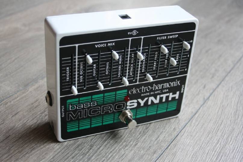 EHX Bass Micro Synthesizer