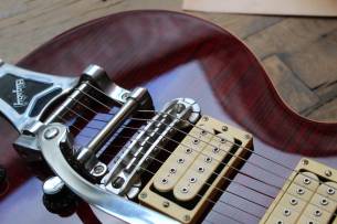 GRECO/ZEMAITIS "GZWF-401 Red with Bigsby" HARDCASE, 3, 72 KG