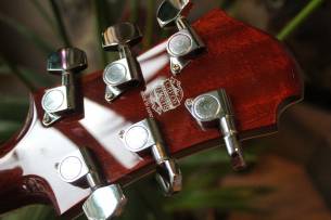 GRECO/ZEMAITIS "GZWF-401 Red with Bigsby" HARDCASE, 3, 72 KG