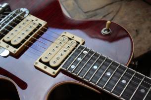 GRECO/ZEMAITIS "GZWF-401 Red with Bigsby" HARDCASE, 3, 72 KG
